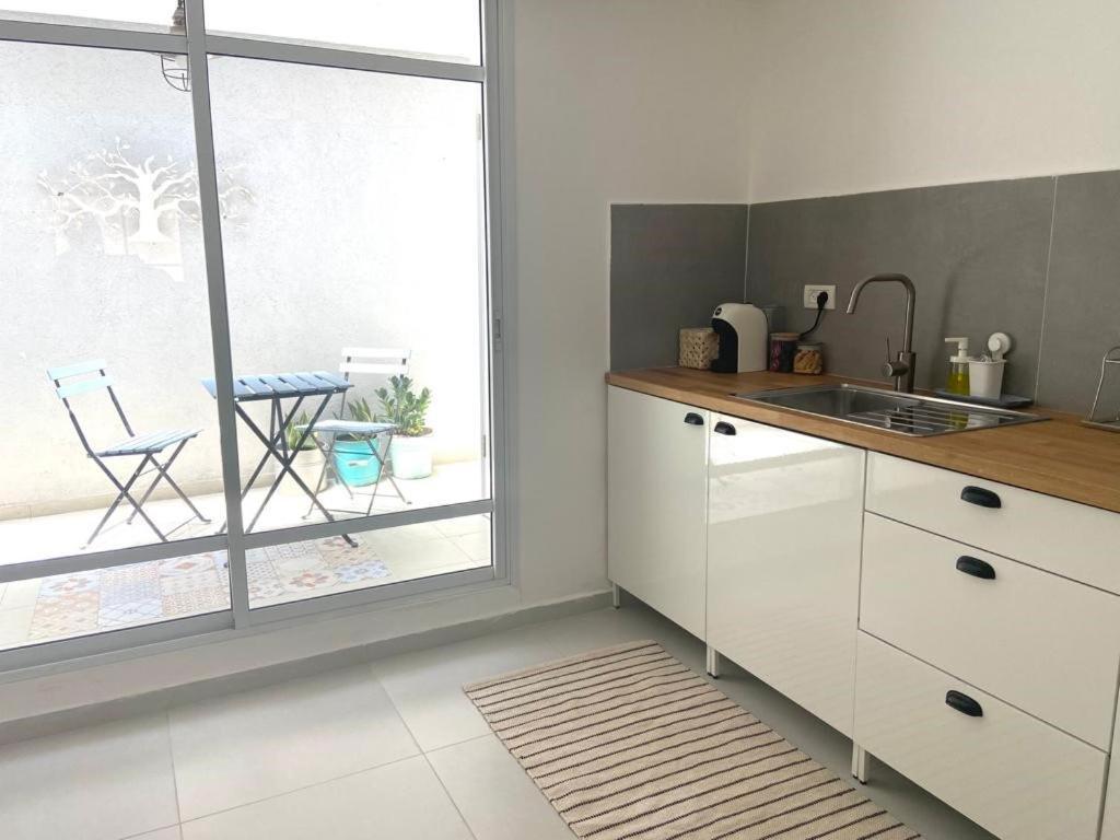 Apartamento אירוח השקד - 10דק' משדה התעופה Giv'at Koach Exterior foto
